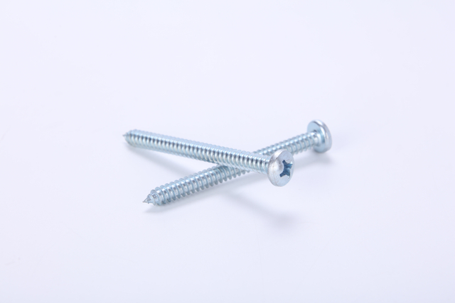 Self tapping screw pan phillips head round head carbon steel zincplated 