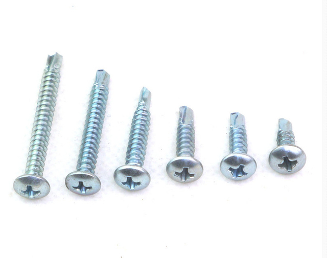 Self drilling screw pan phillips head carbon steel zincplated cr3 